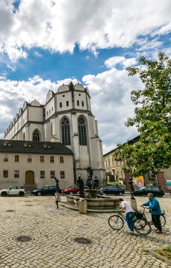 Halle (Saale) Aktenvernichtung mit Mammut Deutschland